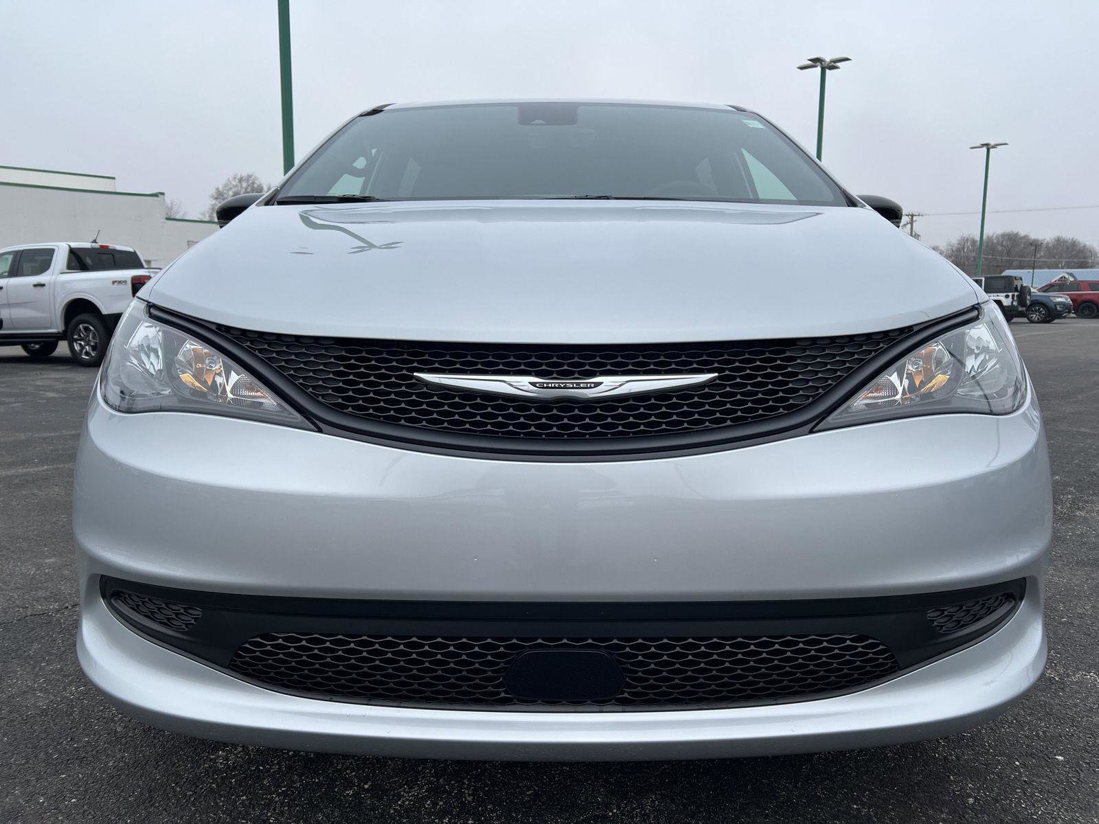 New 2026 Chrysler Voyager LX image 7