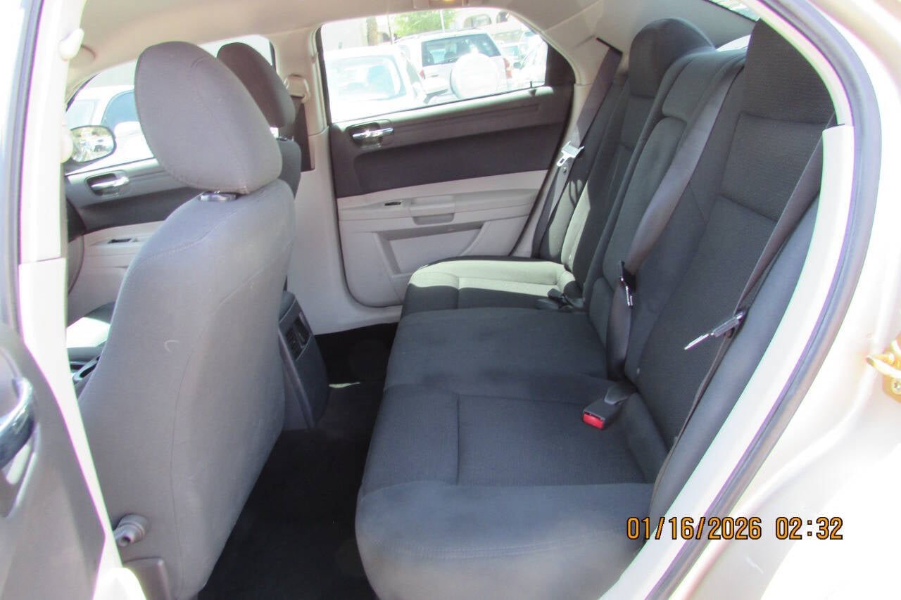 Used 2006 Chrysler 300 w/ Sound Group RWD image 14