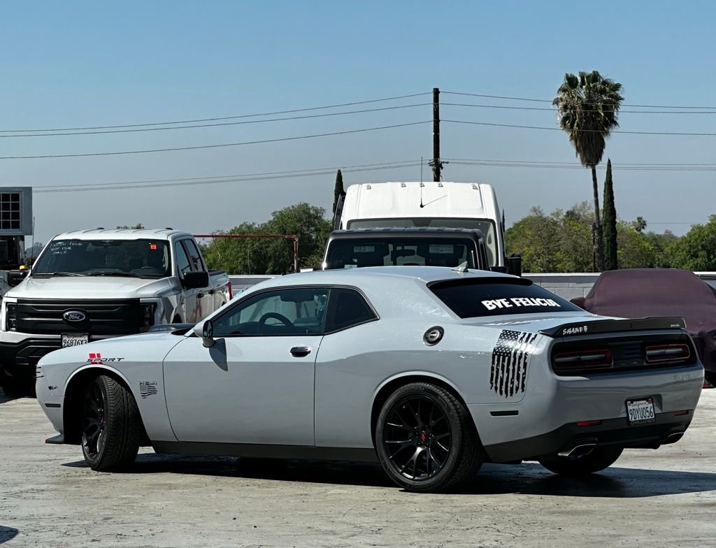 Used 2022 Dodge Challenger R/T w/ Plus Package image 2
