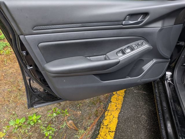 Used 2025 Nissan Altima 2.5 S FWD image 9