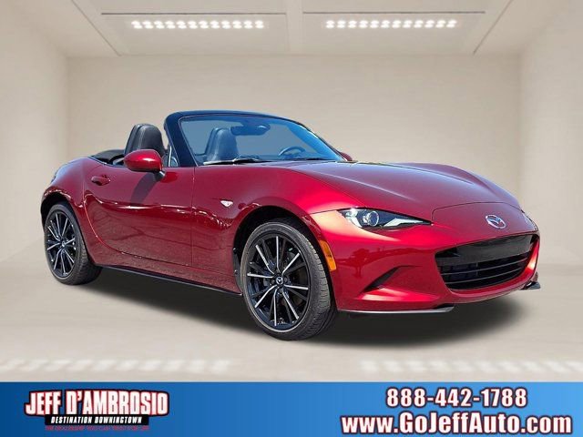 Used 2025 MAZDA MX-5 Miata Grand Touring RWD image 1