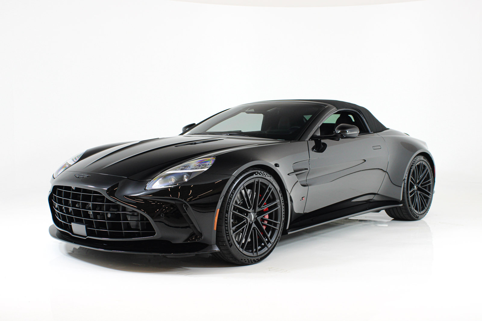 Used 2026 Aston Martin V8 Vantage S RWD image 61