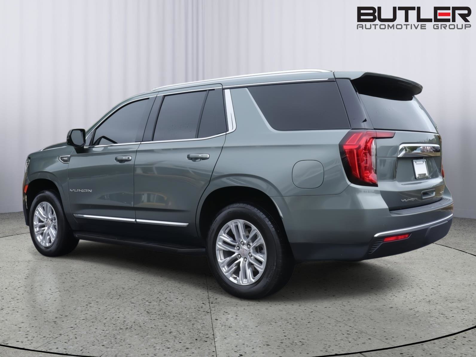 Used 2024 GMC Yukon SLT w/ SLT Luxury Package AWD/4WD image 5