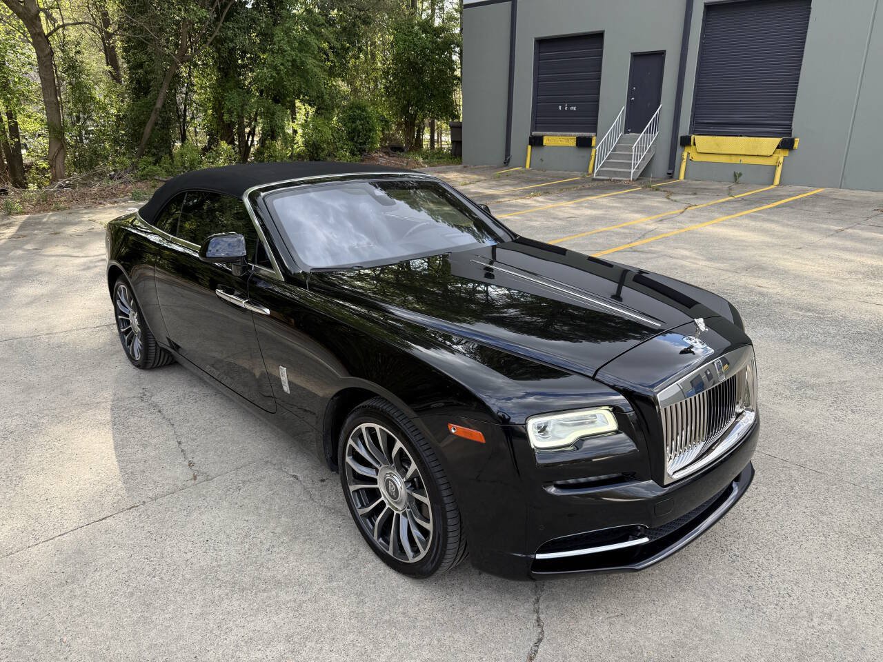 Used 2018 Rolls-Royce Dawn RWD image 15