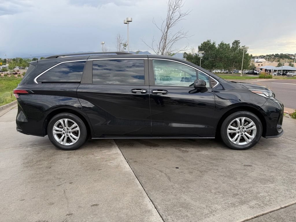 Used 2023 Toyota Sienna XSE w/ XSE Plus Package AWD/4WD image 9