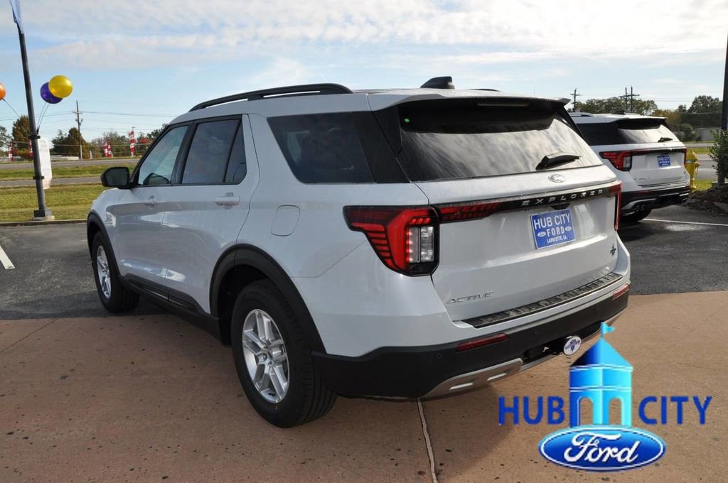 New 2026 Ford Explorer Active w/ Active Comfort Package image 3