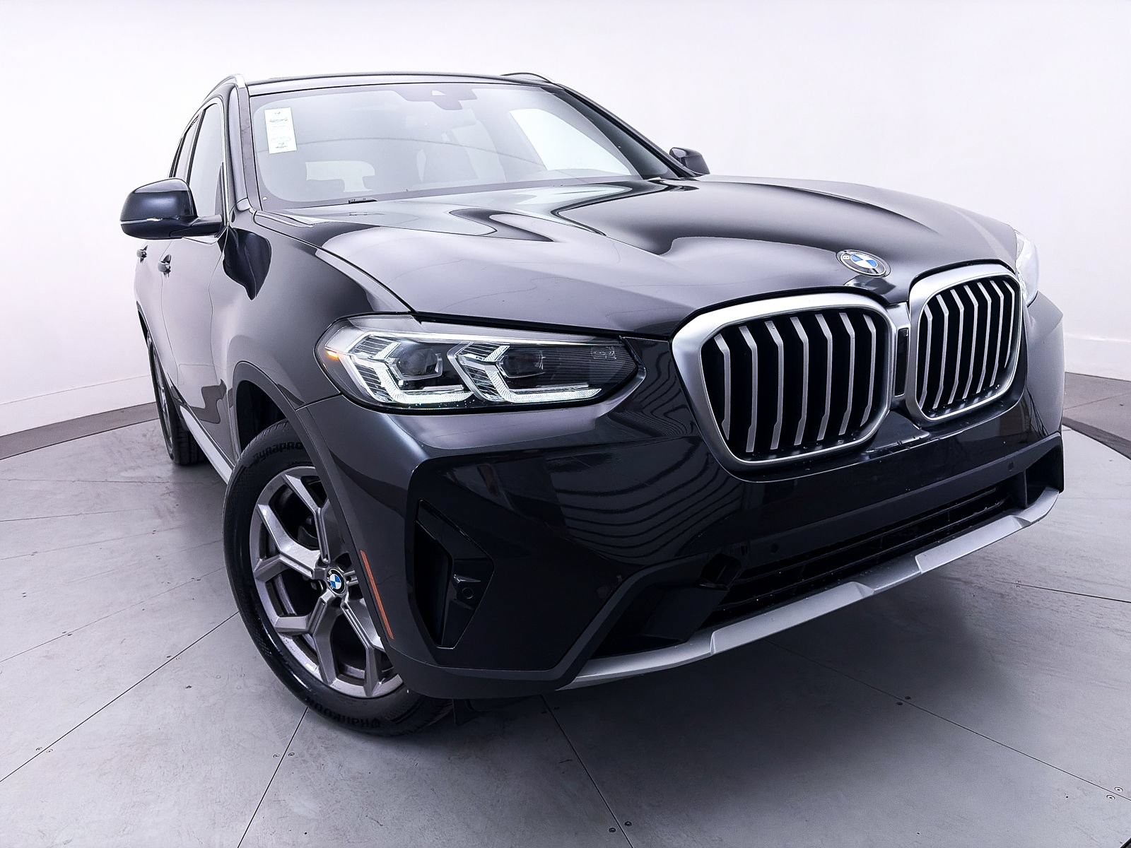 Used 2022 BMW X3 xDrive30i w/ Convenience Package w/ZPA AWD/4WD image 3