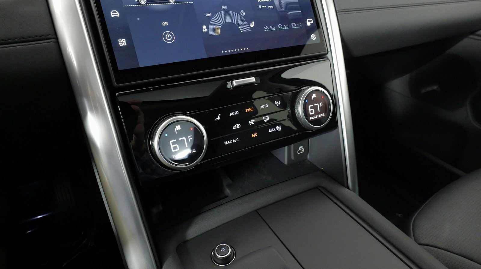 Used 2024 Land Rover Discovery S image 69