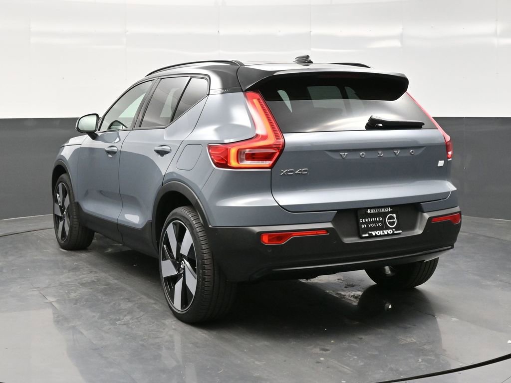 Used 2023 Volvo XC40 Recharge Plus image 5