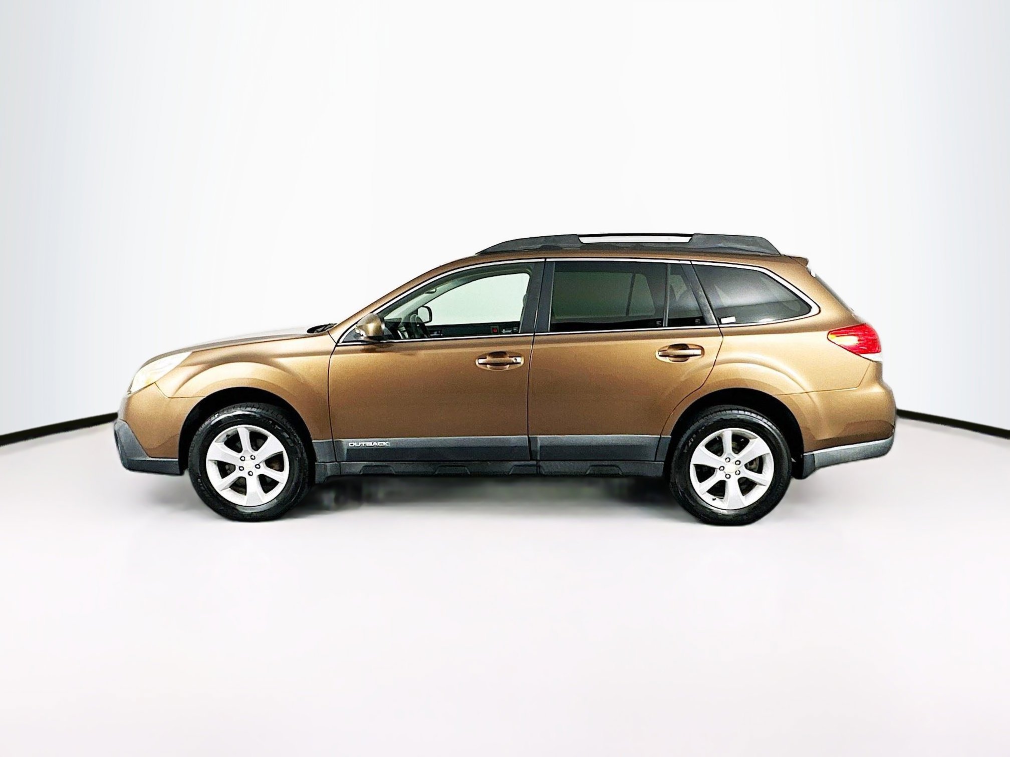 Used 2013 Subaru Outback 2.5i Premium w/ Popular Pkg 1B image 4