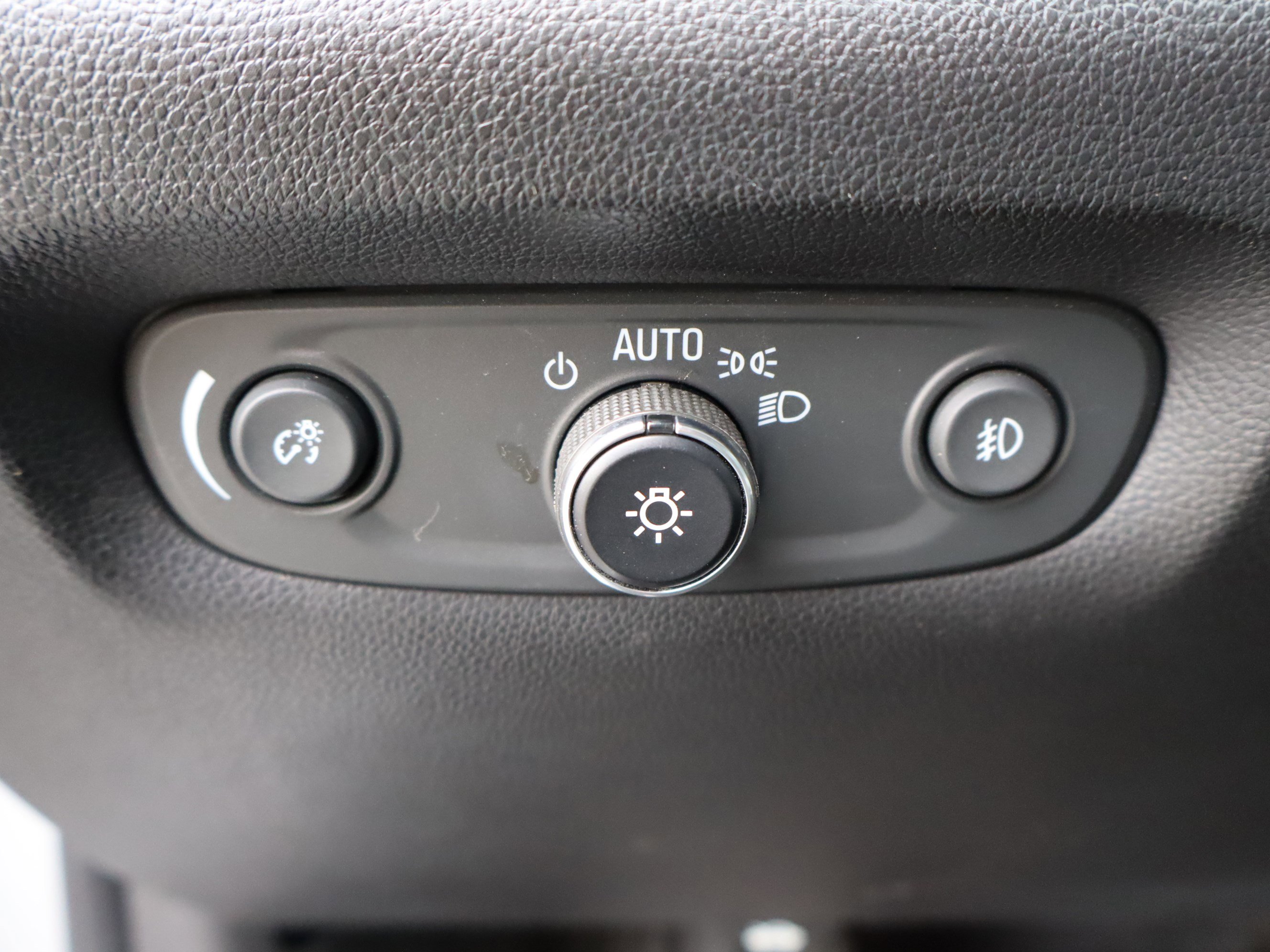 Used 2019 Chevrolet Traverse LT w/ LT Premium Package FWD image 18