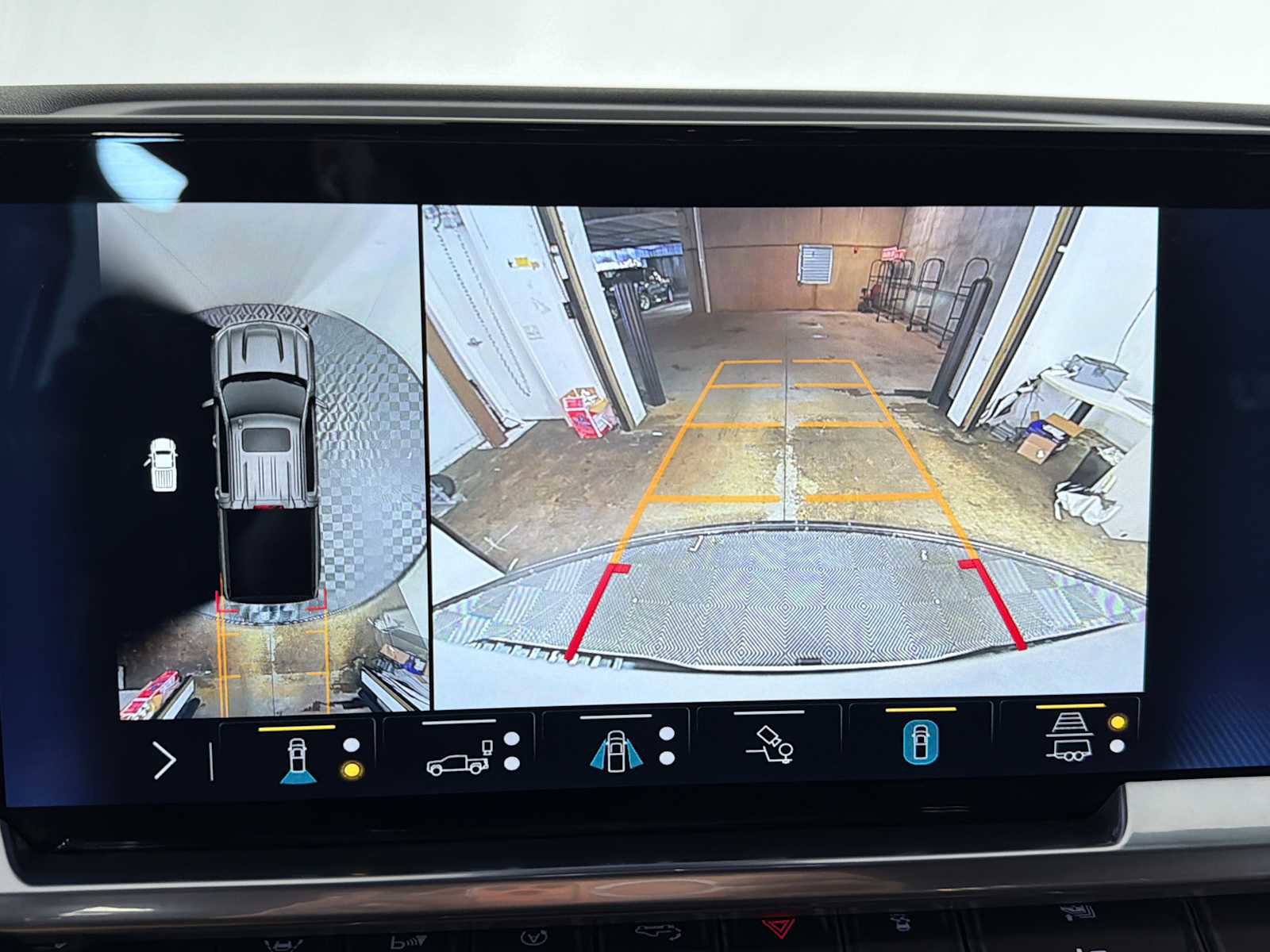 Used 2023 Chevrolet Silverado 1500 High Country w/ High Country Premium Package image 29