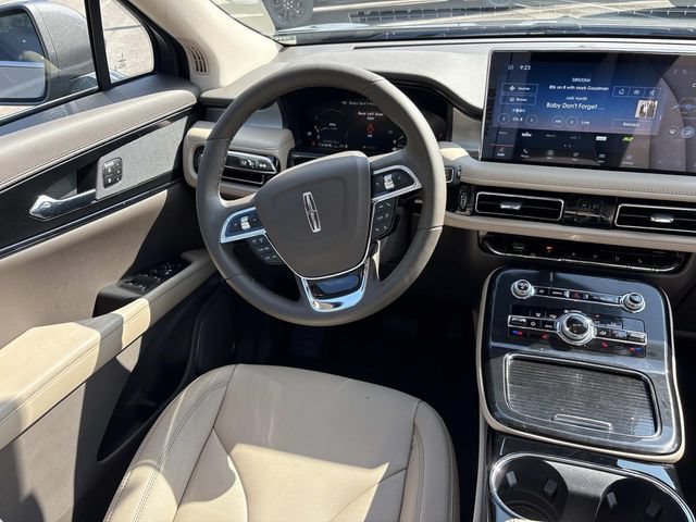 Certified 2023 Lincoln Nautilus AWD w/ Premium Package image 13