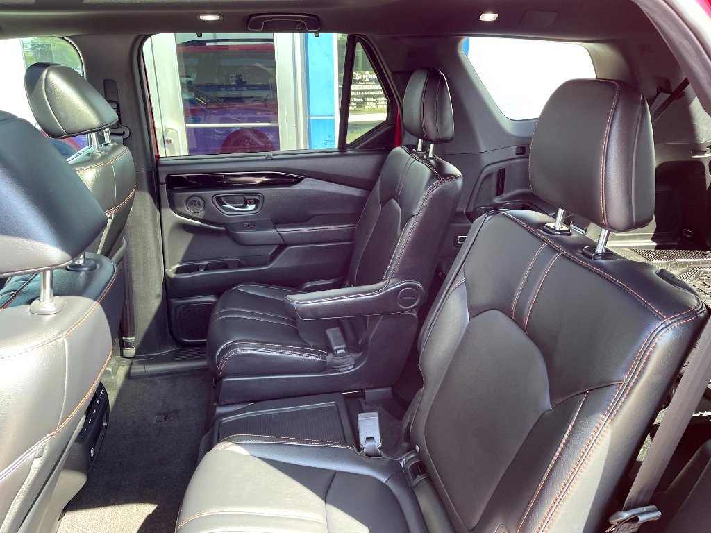 Used 2025 Honda Pilot TrailSport image 10