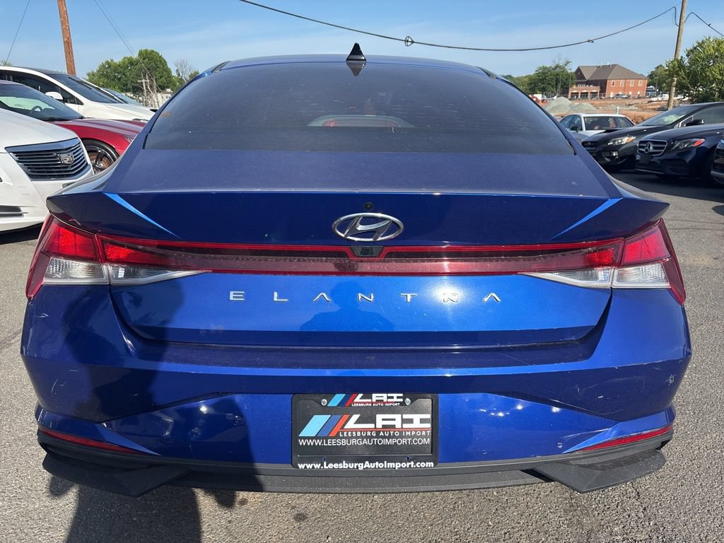 Used 2022 Hyundai Elantra SEL w/ Convenience Package FWD image 7