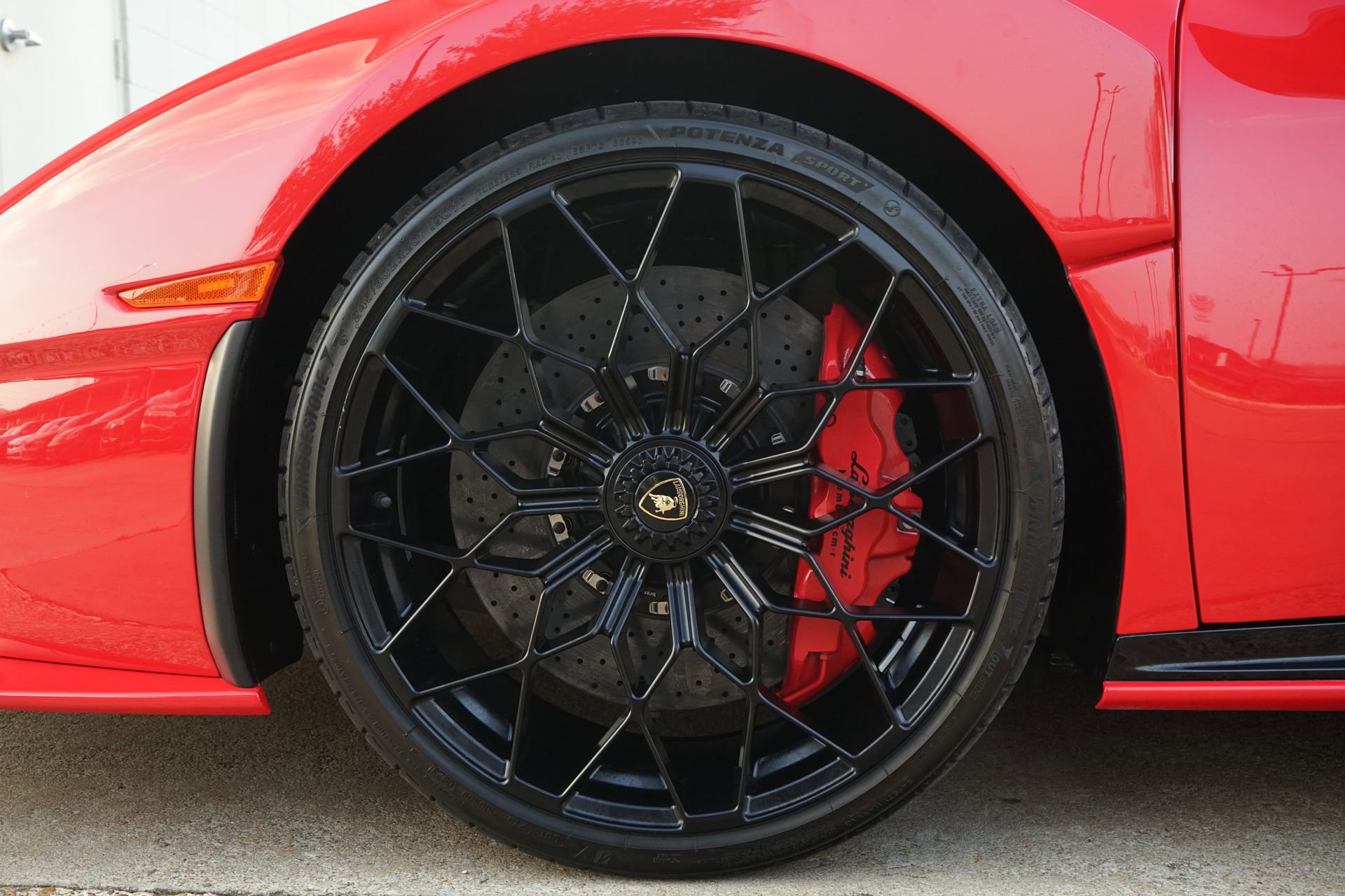 Used 2023 Lamborghini Huracan STO image 37