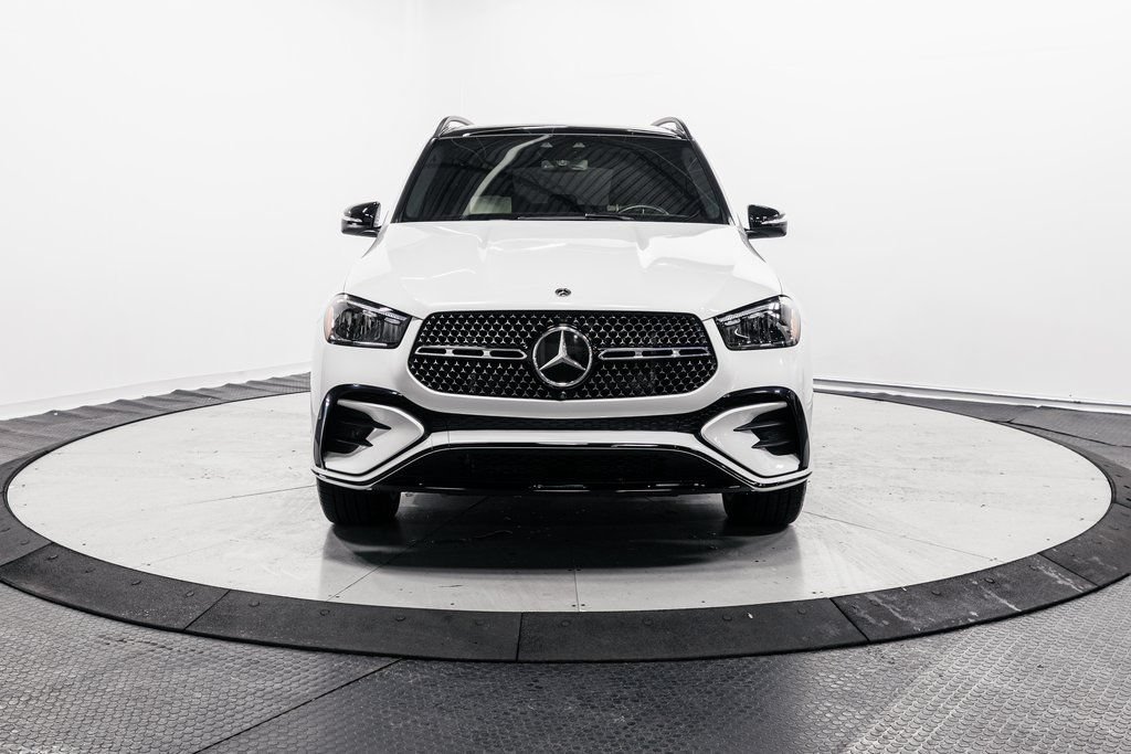 Used 2025 Mercedes-Benz GLE 450e 4MATIC w/ AMG Line Interior image 2