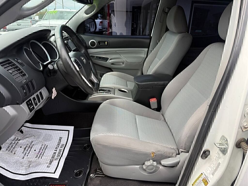 Used 2013 Toyota Tacoma PreRunner w/ SR5 Pkg RWD image 11