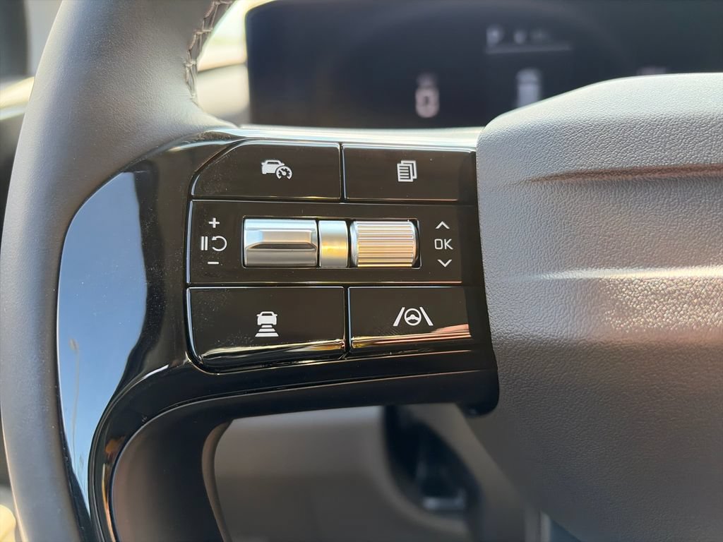 New 2027 Kia Carnival FWD image 13