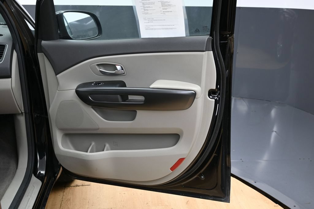 Used 2018 Kia Sedona L FWD image 34