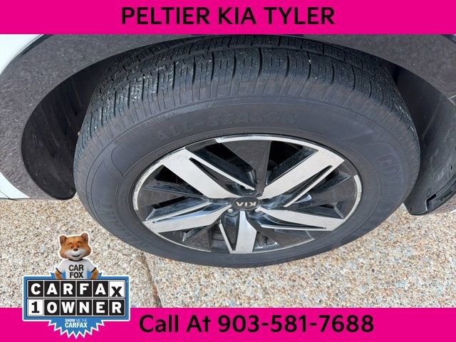 Certified 2021 Kia Sorento S w/ Panoramic Sunroof Package image 15