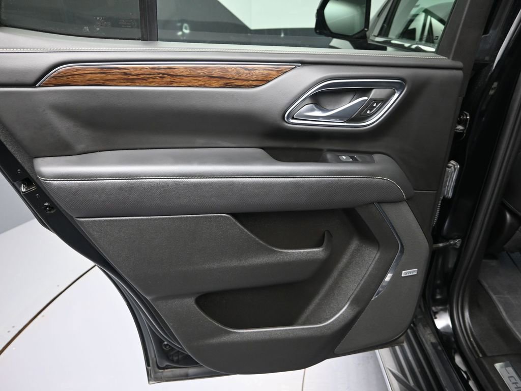 Used 2023 Chevrolet Tahoe Premier AWD/4WD image 31