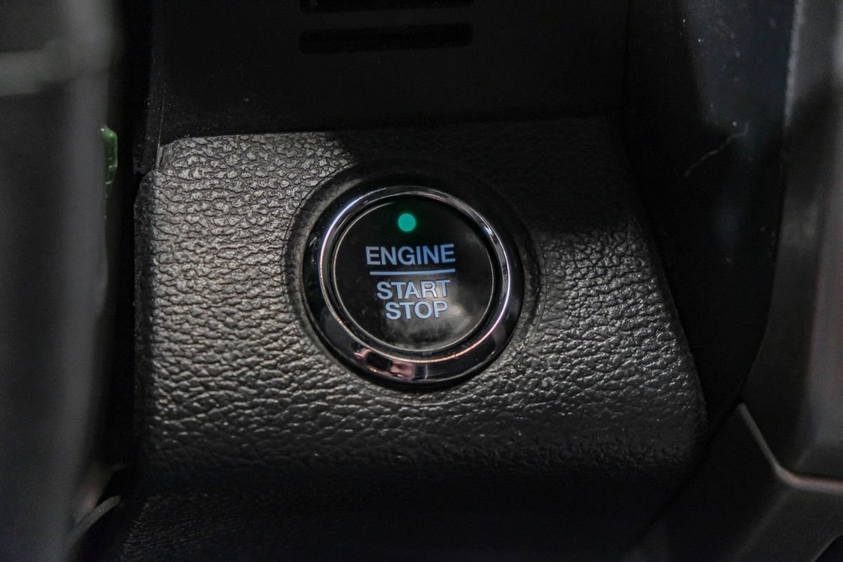 Used 2022 Ford F250 Platinum w/ FX4 Off-Road Package AWD/4WD image 21