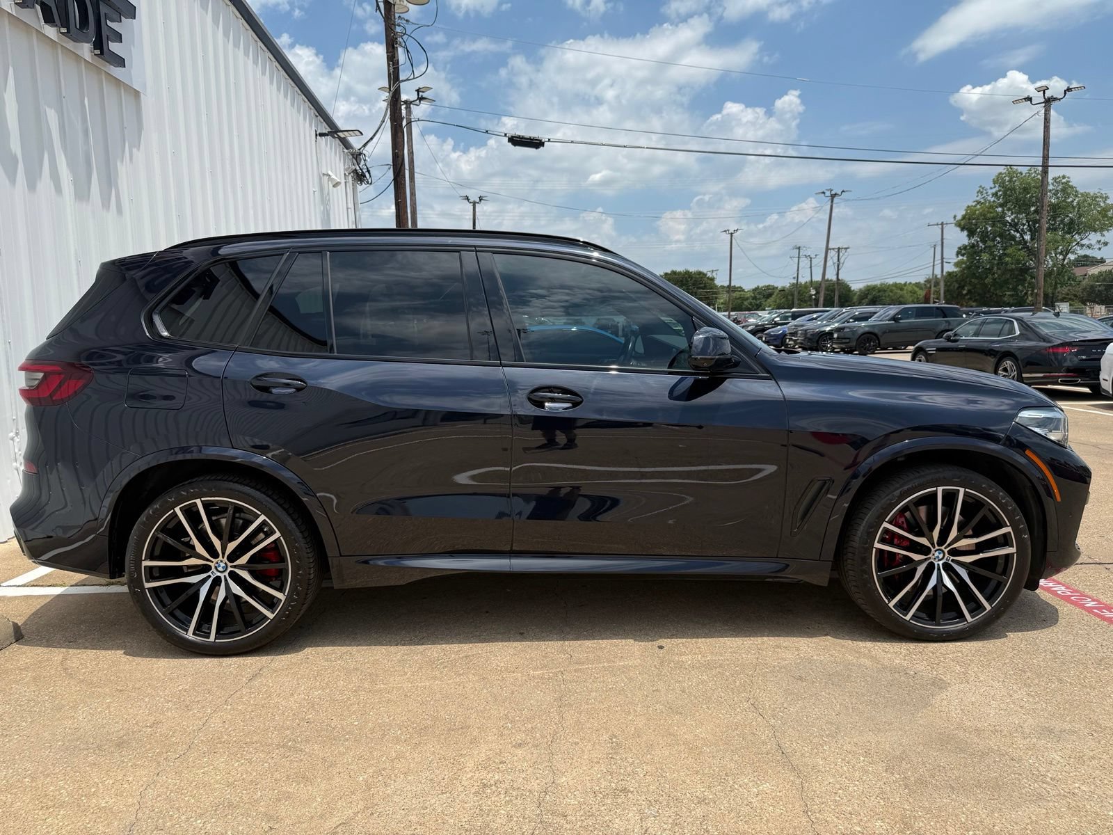 Used 2023 BMW X5 M50i w/ Parking Assistance Package AWD/4WD image 8