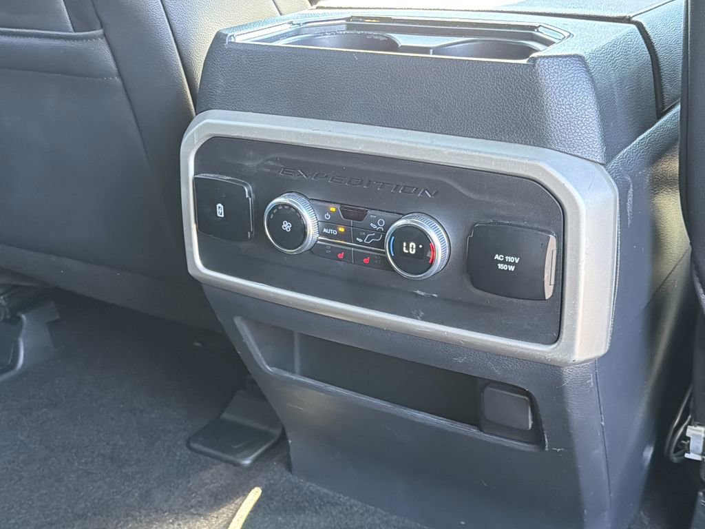 Used 2022 Ford Expedition Limited image 25