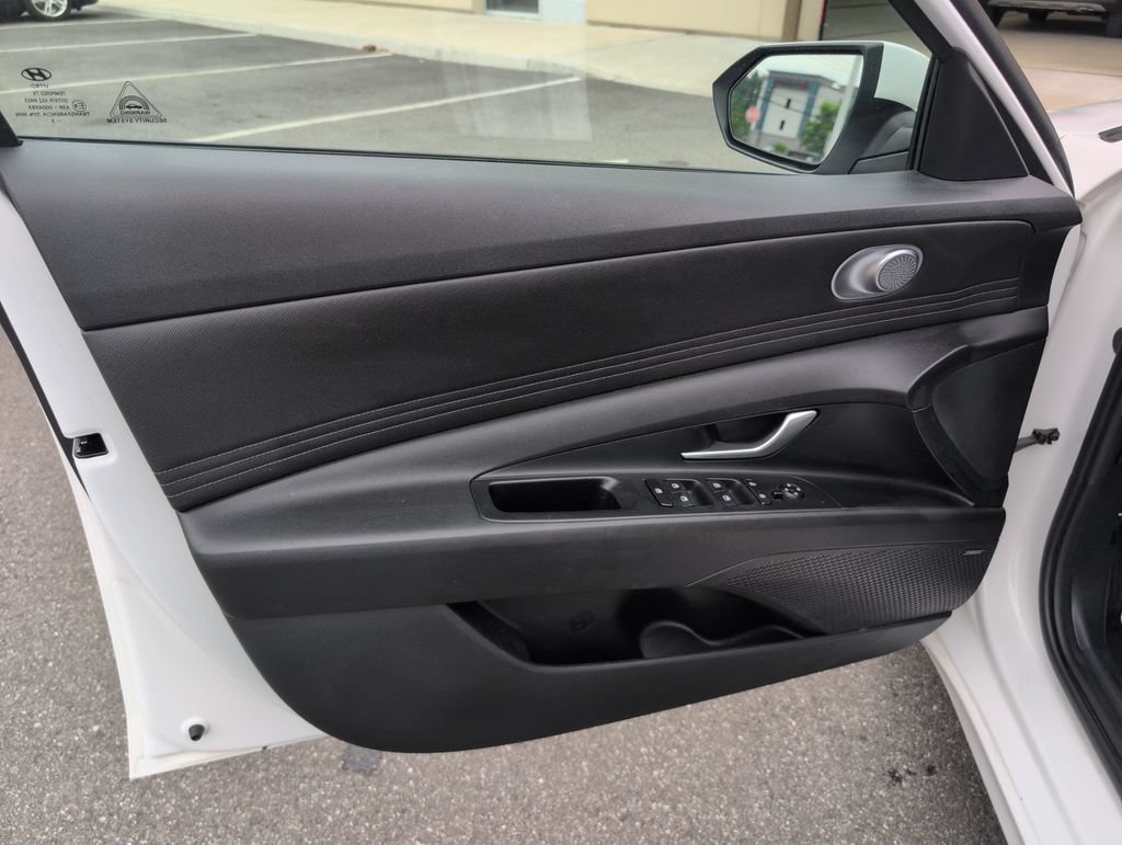Certified 2023 Hyundai Elantra Limited w/ Cargo Package FWD image 11