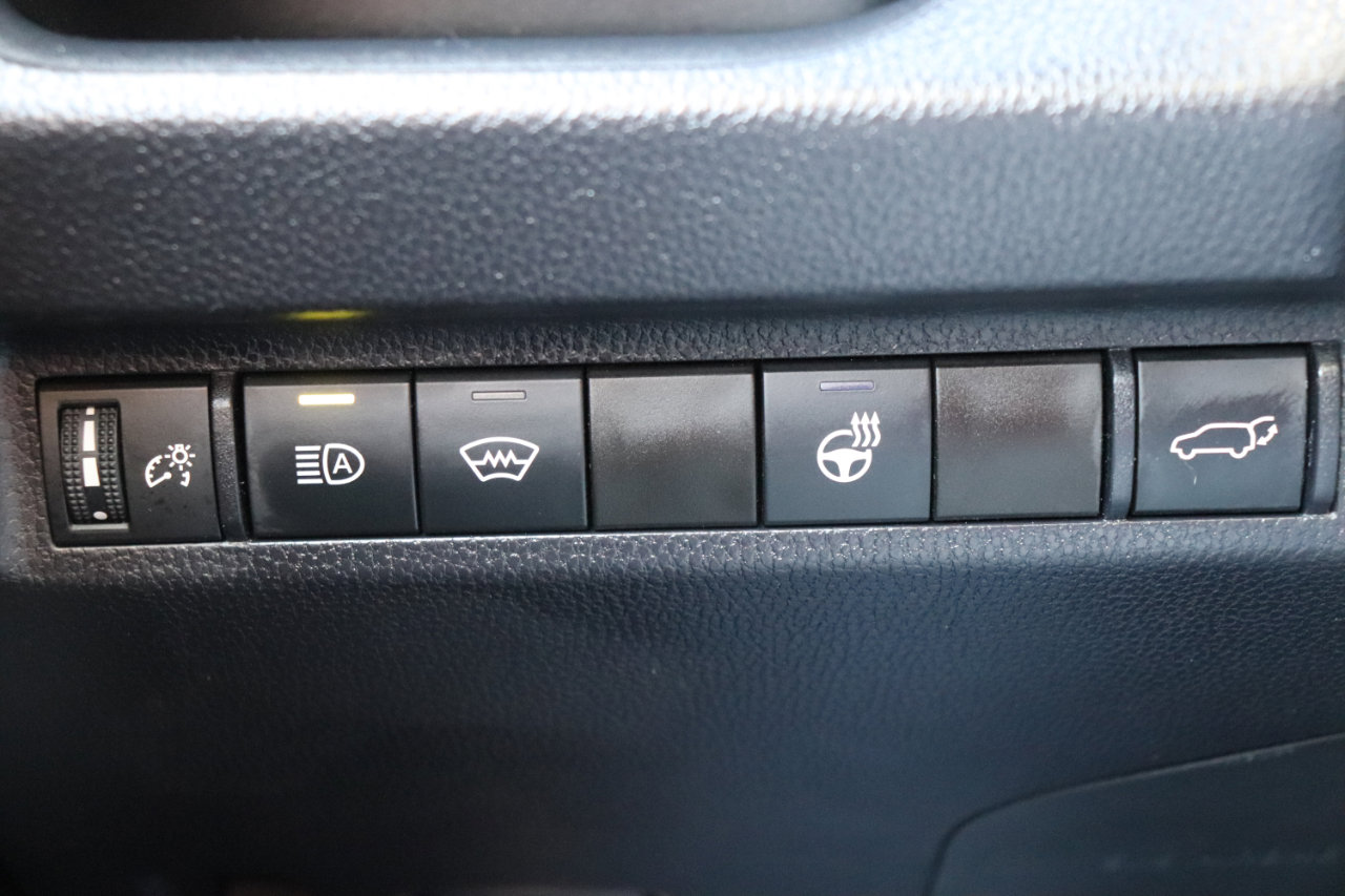 Used 2025 Toyota RAV4 XLE image 40