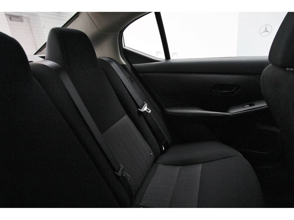 Used 2025 Nissan Sentra SV FWD image 10