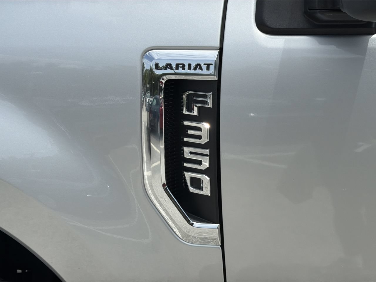 Used 2019 Ford F350 Lariat w/ Lariat Ultimate Package AWD/4WD image 8