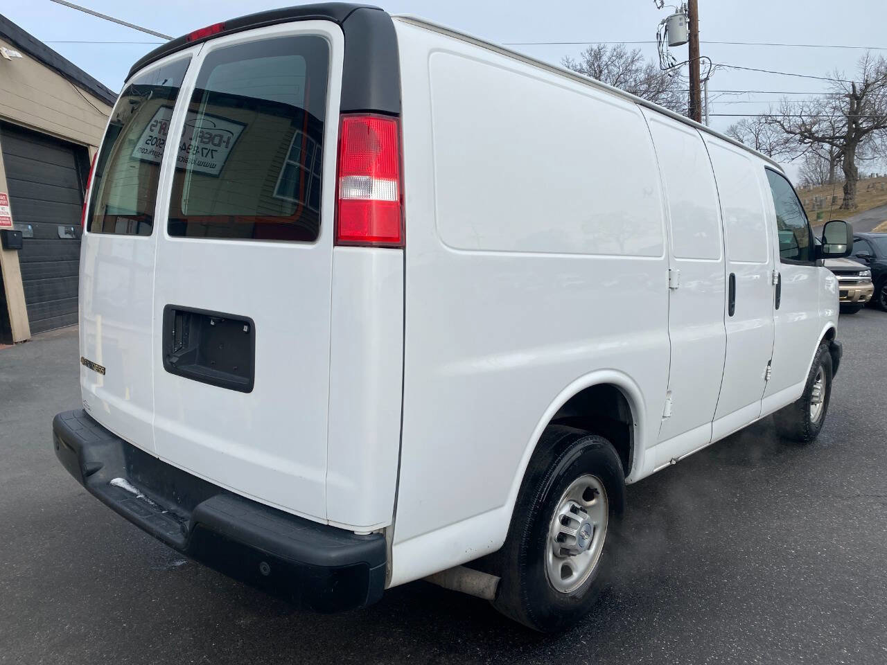 Used 2019 Chevrolet Express 2500 w/ Driver Convenience Package image 3