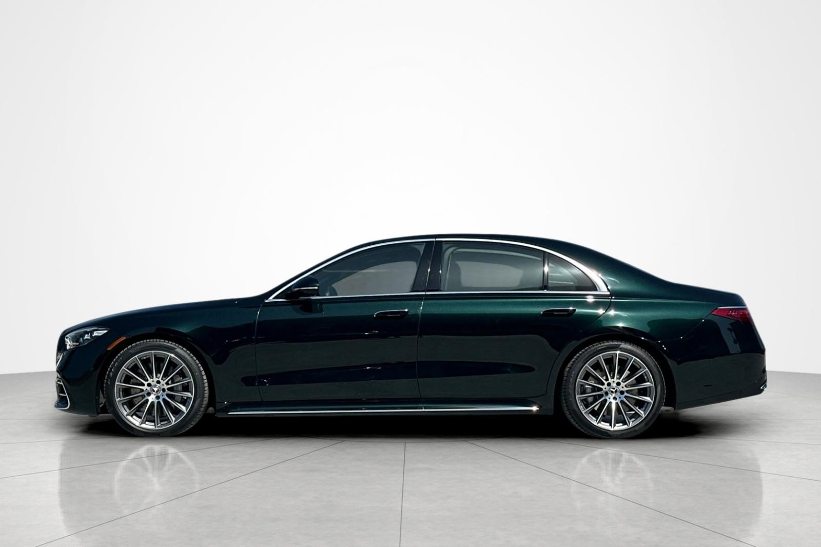 New 2026 Mercedes-Benz S 580 4MATIC Sedan image 2