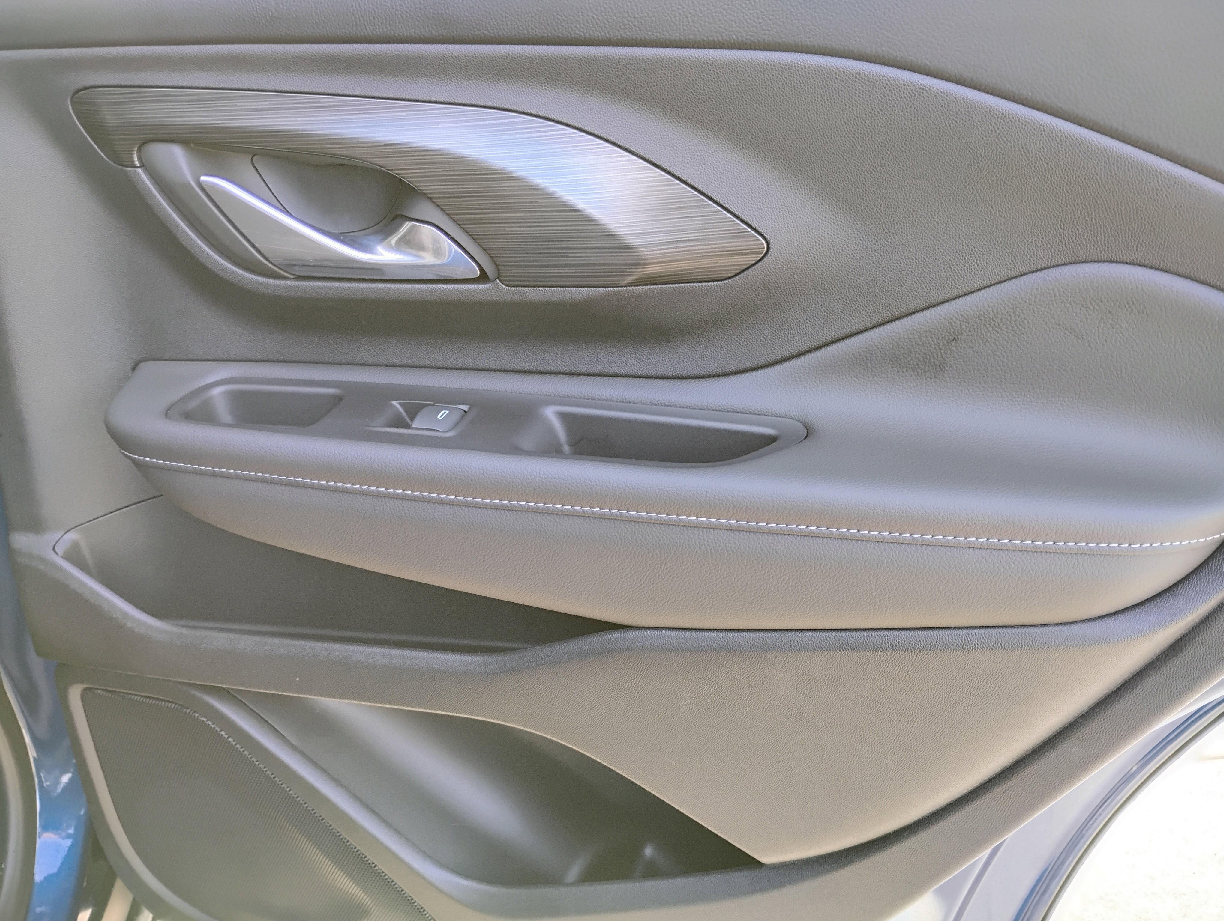 Used 2023 GMC Terrain SLE w/ Driver Convenience Package image 20