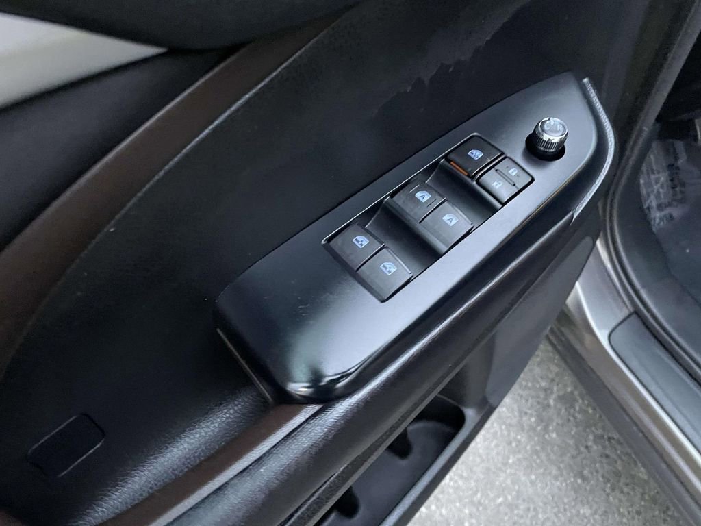 Used 2017 Toyota Highlander XLE image 27