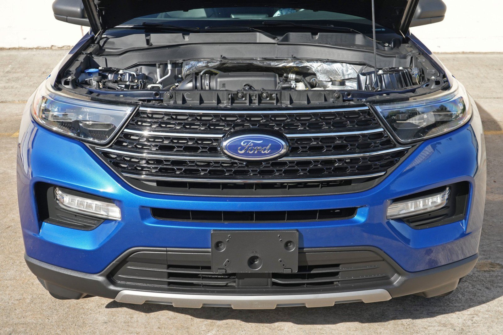 Used 2020 Ford Explorer XLT w/ Equipment Group 202A RWD image 7