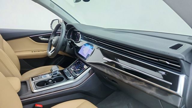 Used 2023 Audi Q8 Premium Plus w/ Premium Plus Package AWD/4WD image 20