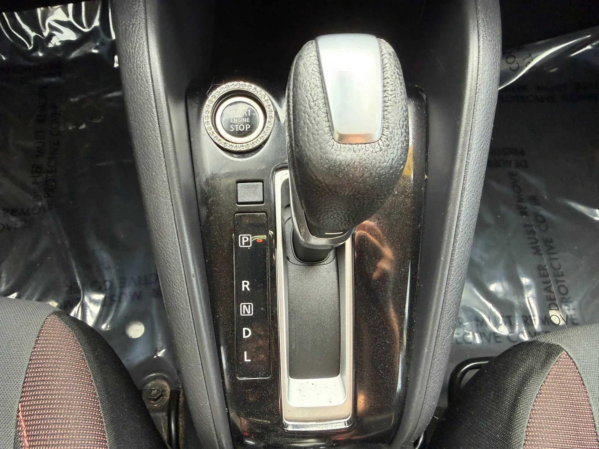 Used 2020 Nissan Versa SR FWD image 13