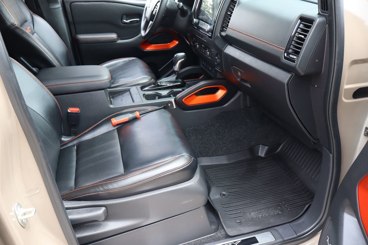 Used 2023 Nissan Frontier PRO-4X w/ Pro-4X Premium Package AWD/4WD image 17