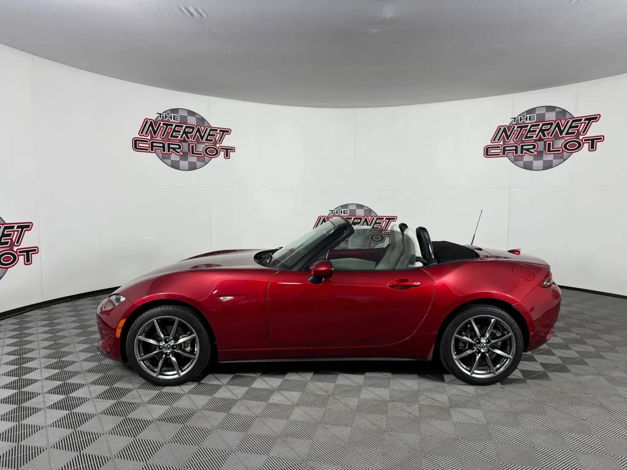 Used 2021 MAZDA MX-5 Miata Grand Touring RWD image 6