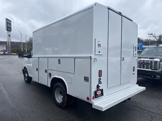 New 2025 GMC Savana 3500 w/ Power Convenience Package image 4