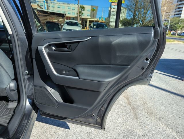Used 2021 Toyota RAV4 LE image 29