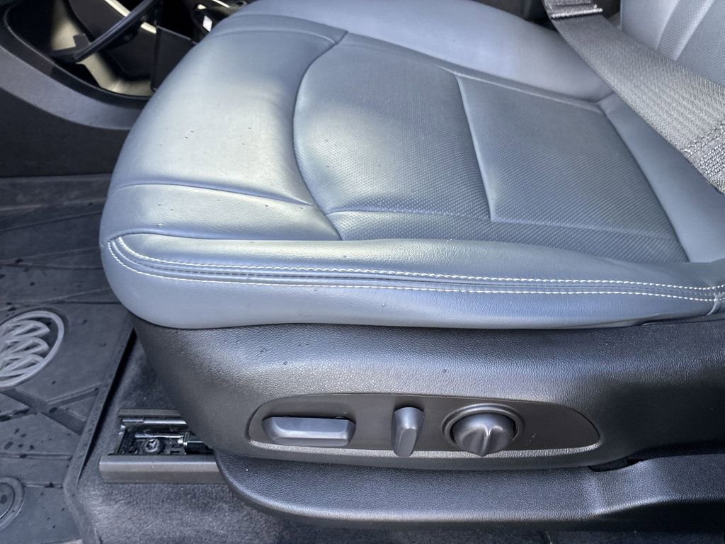 Used 2023 Buick Enclave Essence w/ Experience Buick Package AWD/4WD image 12