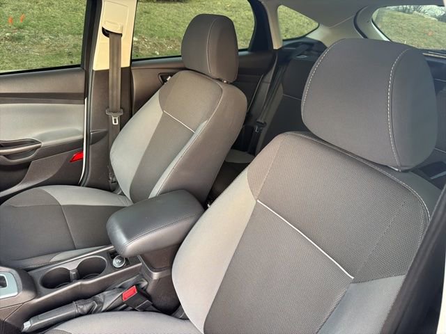 Used 2013 Ford Focus SE FWD image 13