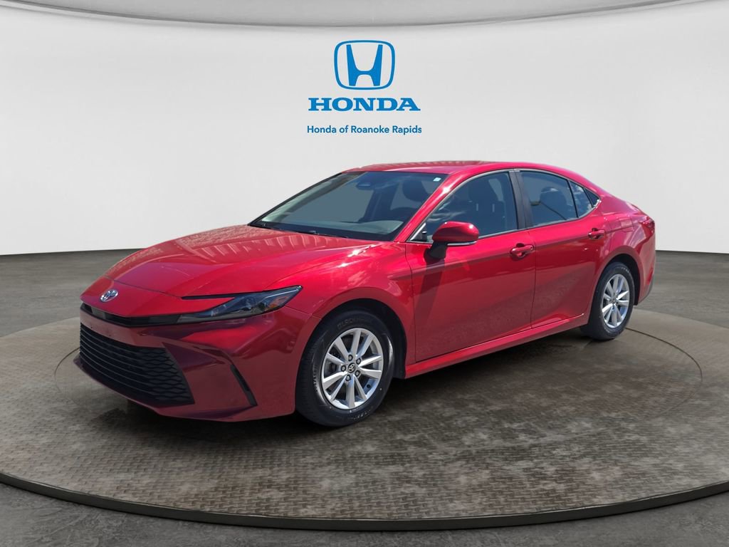 Used 2025 Toyota Camry SE FWD image 1