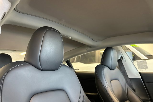 Used 2023 Tesla Model 3 Standard Range RWD image 18