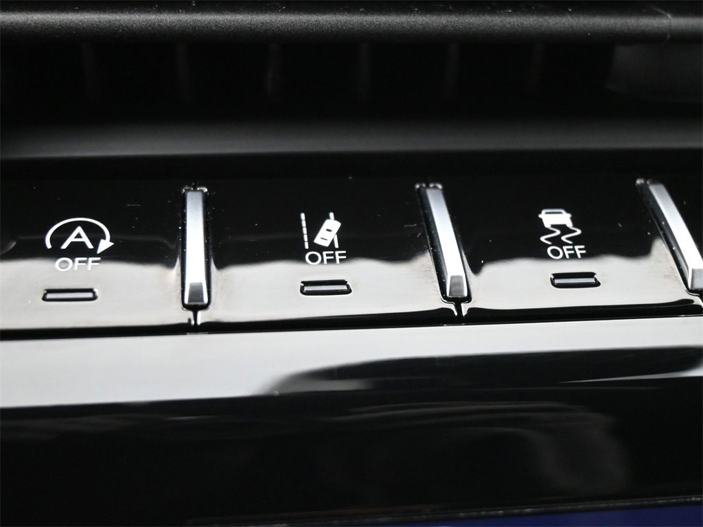 Used 2023 Jeep Grand Cherokee Altitude image 16