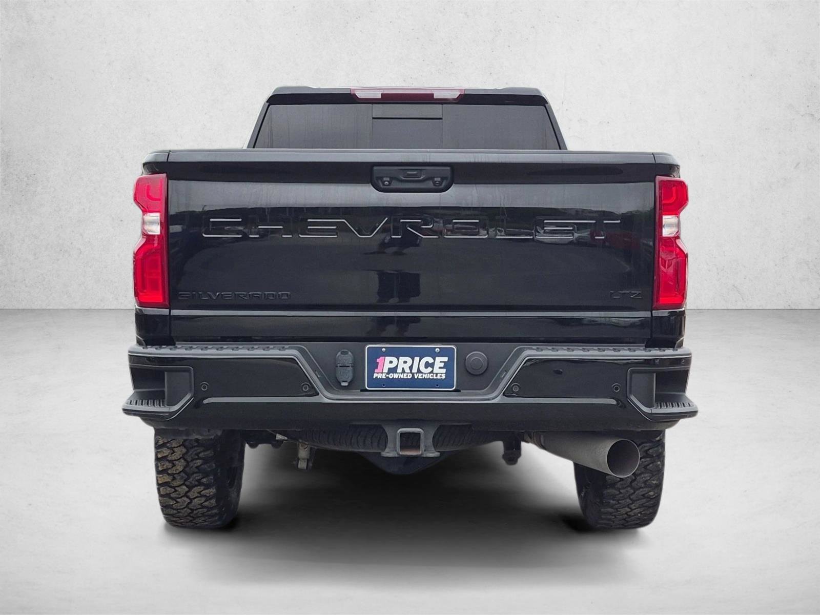 Used 2022 Chevrolet Silverado 2500 LTZ w/ LTZ Plus Package AWD/4WD image 6